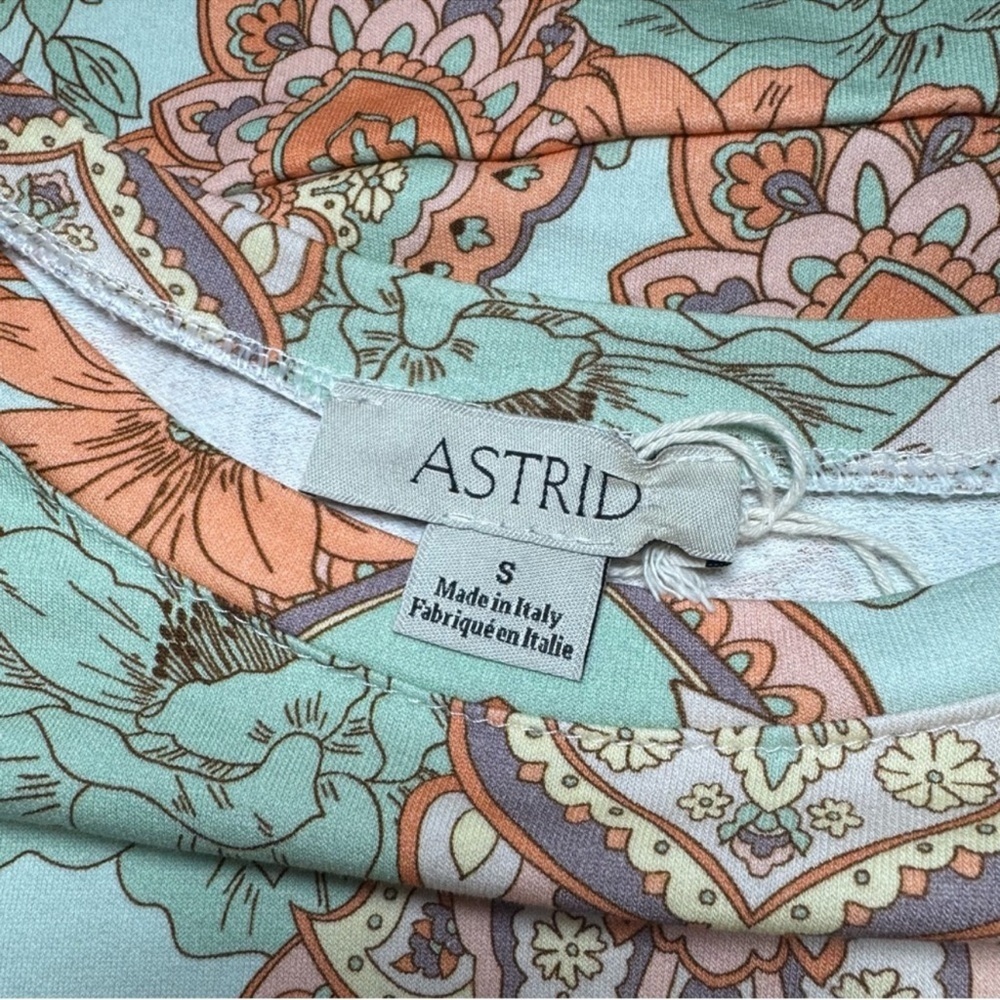 Astrid Made In Italy Floral Paisley Print Boho Top - Picture 2 of 6